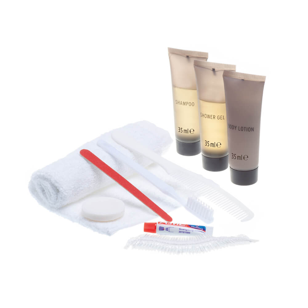 Kosmetik-Reiseset mit Shampoo-, Duschgel- und Lotion-Tuben, Zubehör wie Kamm & Tücher