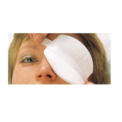 Sterile Augenkompresse Eycopad® auf geschlossenem Auge, weiße Kompresse