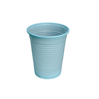 Einwegbecher aus Kunststoff, 180 ml, hellblau, gerippt, mit breitem Rand.