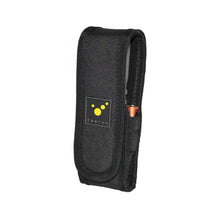 Schwarzes Taschenlampen-Holster mit Klettlasche, Frontfach und tee-uu Logo