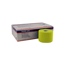 Fixierbinde-Rolle Gazofix color in Gelb, auf Verpackung gelegt