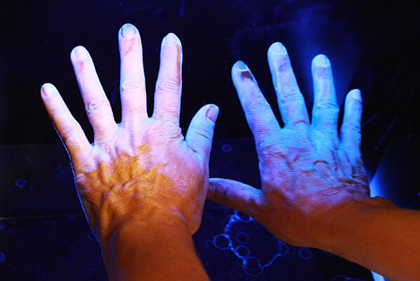 Control de la higiene bajo luz ultravioleta